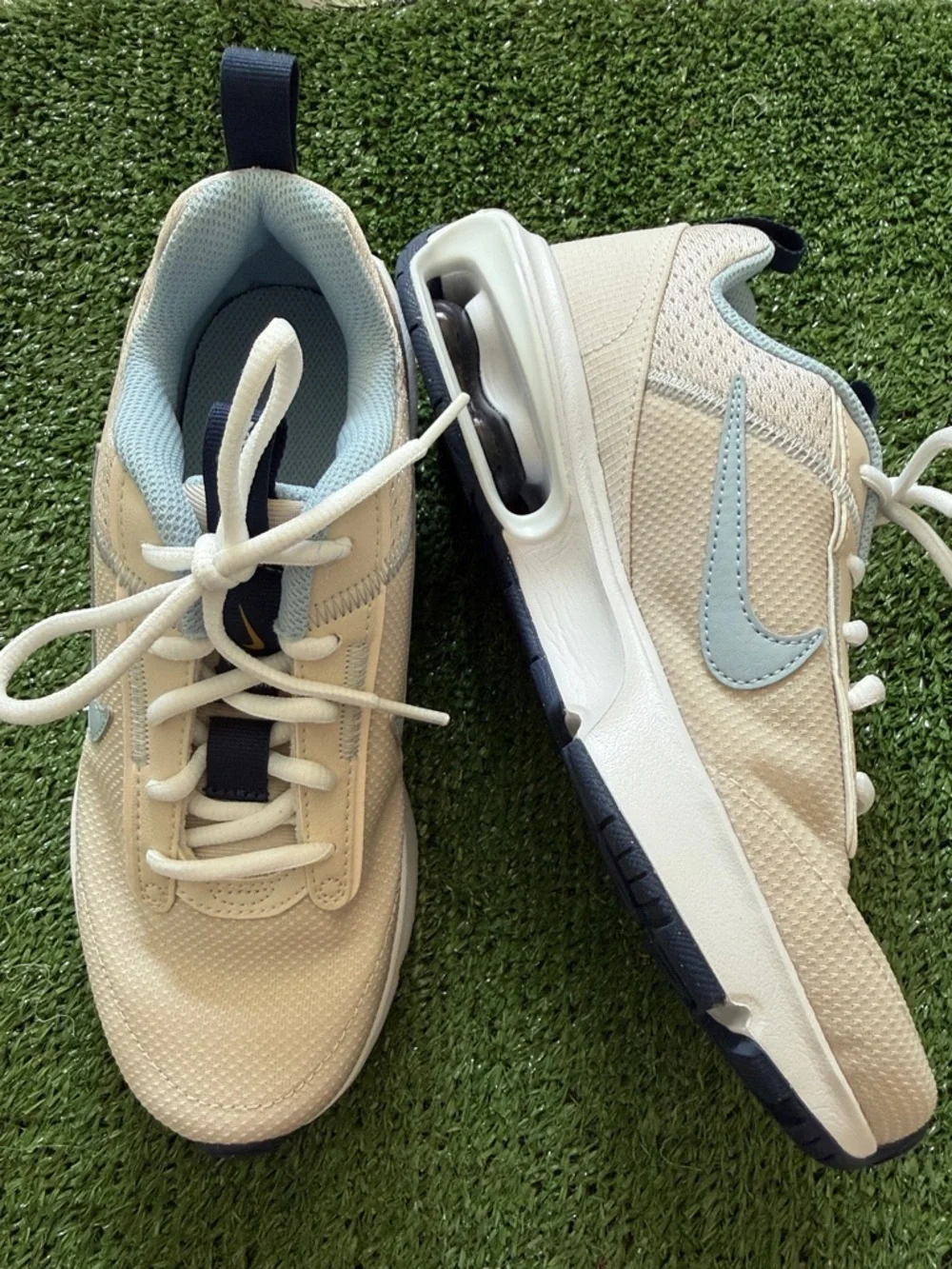 Like New Nike Air Max INTRLK Lite Kids' Light Blue/Beige Low-Top Sneaker
